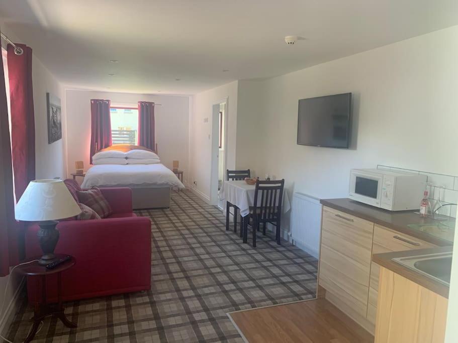 Inverness City Studio Apartment Sleeps 2 Dalneigh エクステリア 写真